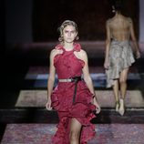 Vestido rojo de Ana Locking de la colección primavera/verano 2017 en la Madrid Fashion Week