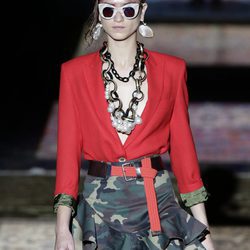 Falda de camuflaje de la colección primavera/verano 2017 de Ana Locking en la Madrid Fashion Week