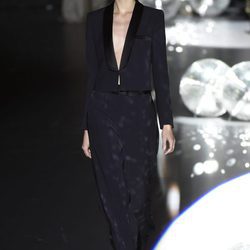 Traje pantalón azul marino de Teresa Helbig primavera/verano 2017 en Madrid Fashion Week