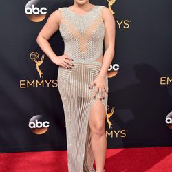Ariel Winter con un vestido de Yousef Al-Jasmi en los Emmy 2016