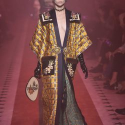 Batín oriental de Gucci primavera/verano 2017 en la Milán Fashion Week