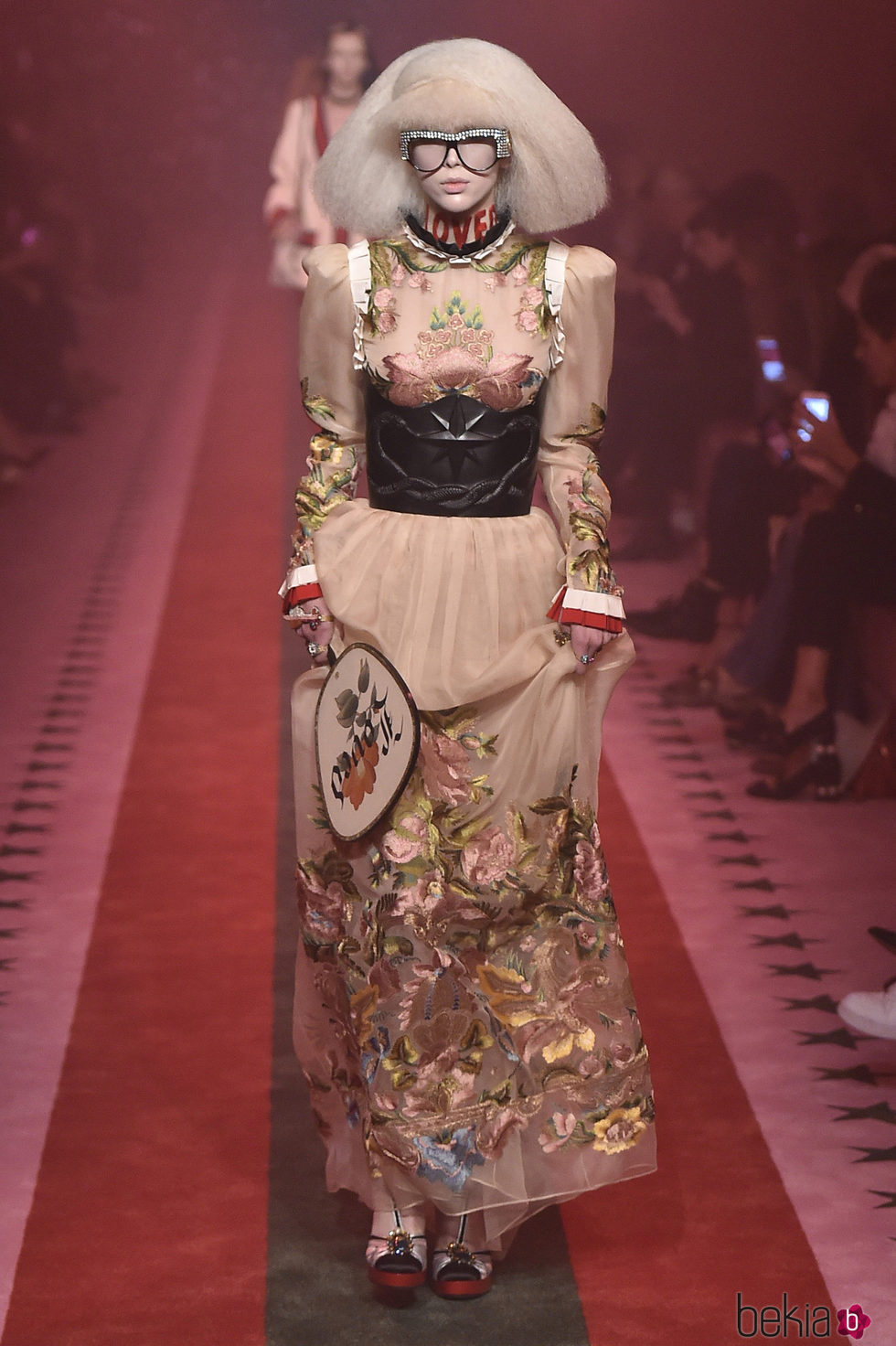 Vestido floral de Gucci primavera/verano 2017 en la Milán Fashion Week