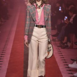 Outfit vintage de Gucci colección primavera/verano 2017 en la Milán Fashion Week