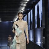 Vestido nude con pedrería de Prada colección primavera/verano 2017 en Milán Fashion Week