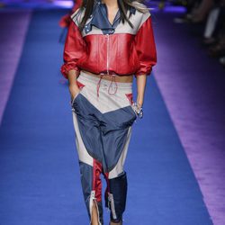 Look sport de Versace primavera/verano 2017 en la Milán Fashion Week