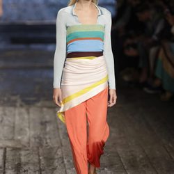 Conjunto de colores y prendas superpuestas de Missoni coleccion primavera/verano 2017 en Milán Fashion Week