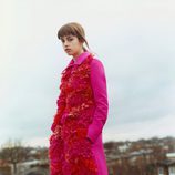 Abrigo rosa fucsia de Victoria Beckham colección otoño/invierno 2016/2017
