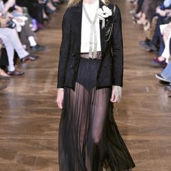 Falda negra con transparencias de Lanvin primavera/verano 2017 en la París Fashion Week