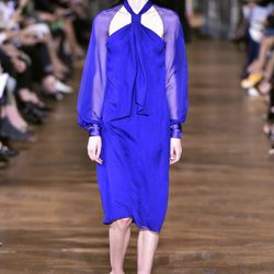 Vestido azul intenso de Lanvin primavera/verano 2017 en la París Fashion Week
