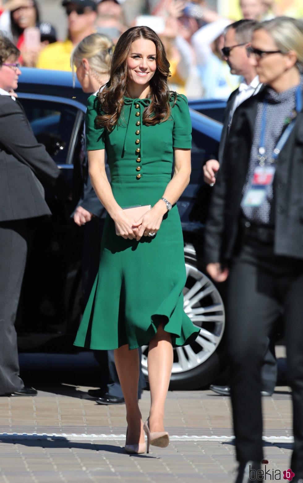 Kate Middleton con un vestido verde esmeralda de Dolce & Gabbana en su viaje oficial a Canadá