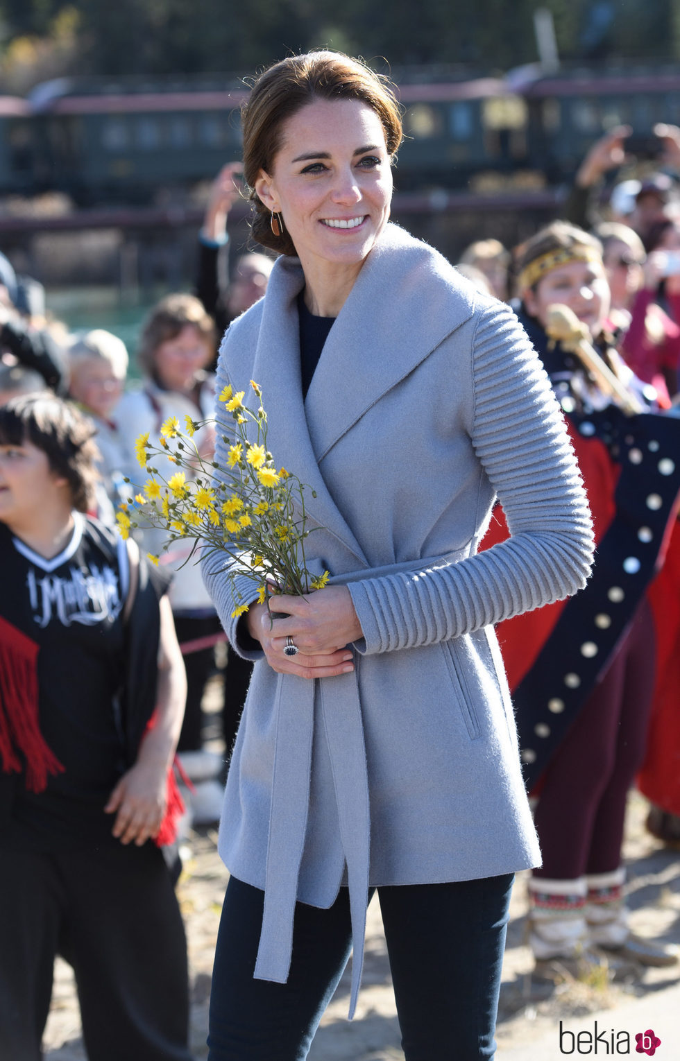 Kate Middleton con un abrigo de Sentaler en su viaje oficial a Canadá