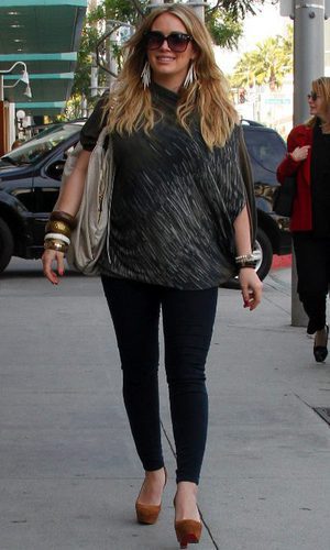 Hilary Duff con look casual