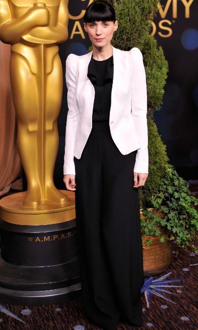 Rooney Mara, toque de lujo a un look low-cost
