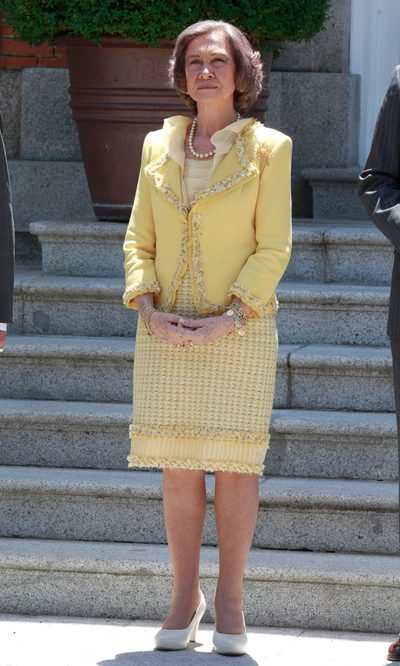 La Reina Sofía apuesta por el color mostaza
