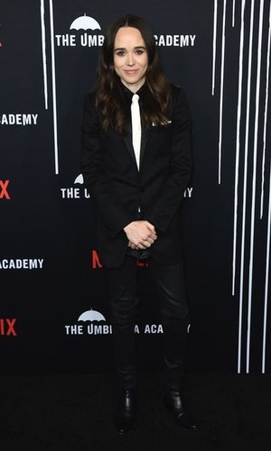 El traje con corbata también es para Ellen Page