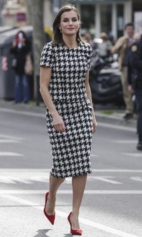 La Reina Letizia nos deja un look de lo más elegante