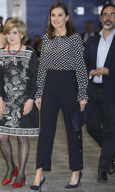 La Reina Letizia, un look muy recatado