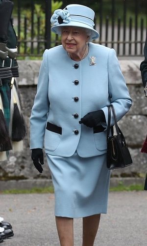 Isabel II y cómo reciclar un traje durante medio siglo