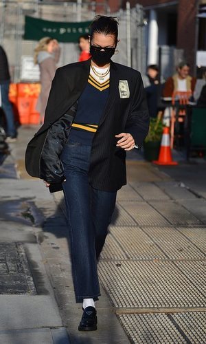Bella Hadid se viste como nuestras pijas favoritas del Upper East Side